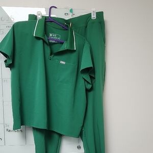FIGS Hunter Green Scrub Ensemble, Top And Bottom Are 2x. NWOT